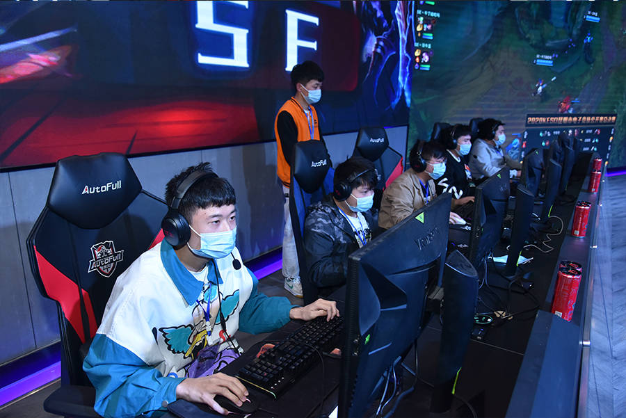 罗马诺：京多安将回归曼城 加盟巴萨仅一年后解约.